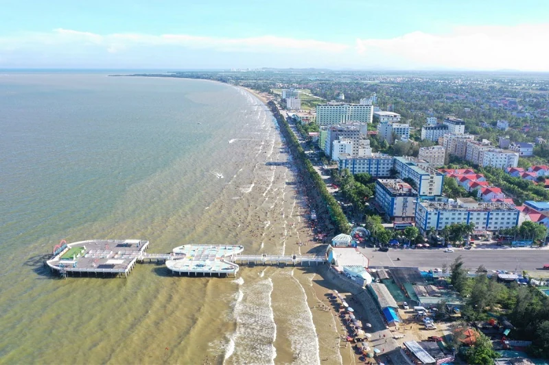 Bất động sản ven biển Hải Tiến đang tăng giá nhanh.